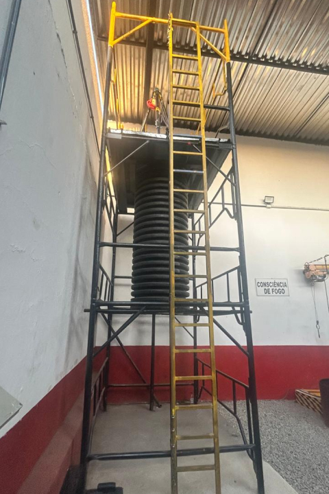 Torre para prática de trabalho em altura e espaço confinado